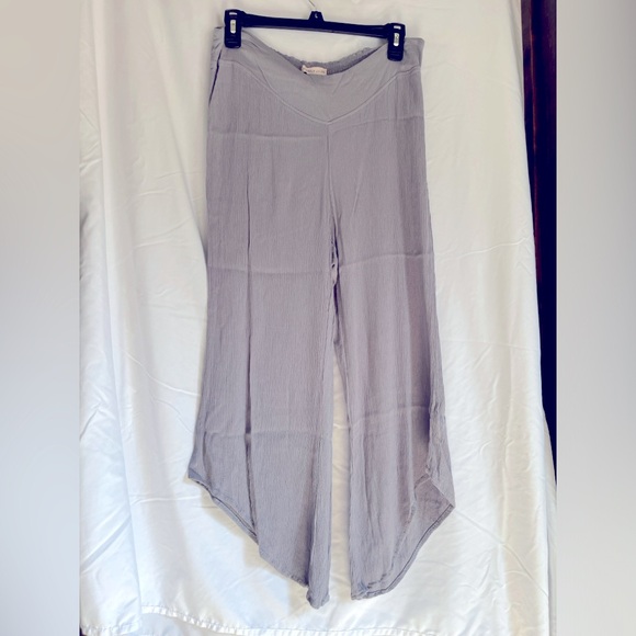 Sincerely Jules - Cute wide leg, light weight flowy crop pants - Picture 1 of 4